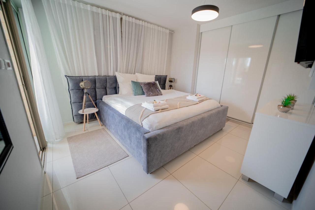 Yalarent Oasis Garden With Private Pool Apartment Eilat Luaran gambar